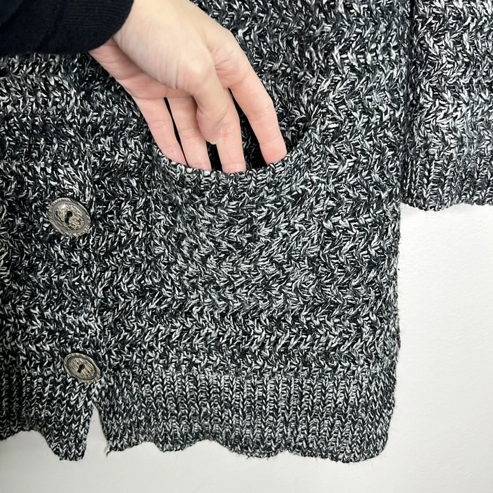 MILLAU Oversized chunky knit large button front Cardigan with pockets size Med